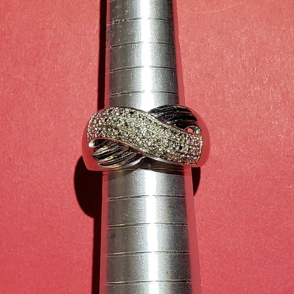 925 Studded Ribbon Ban Ring - Picture 2 of 6